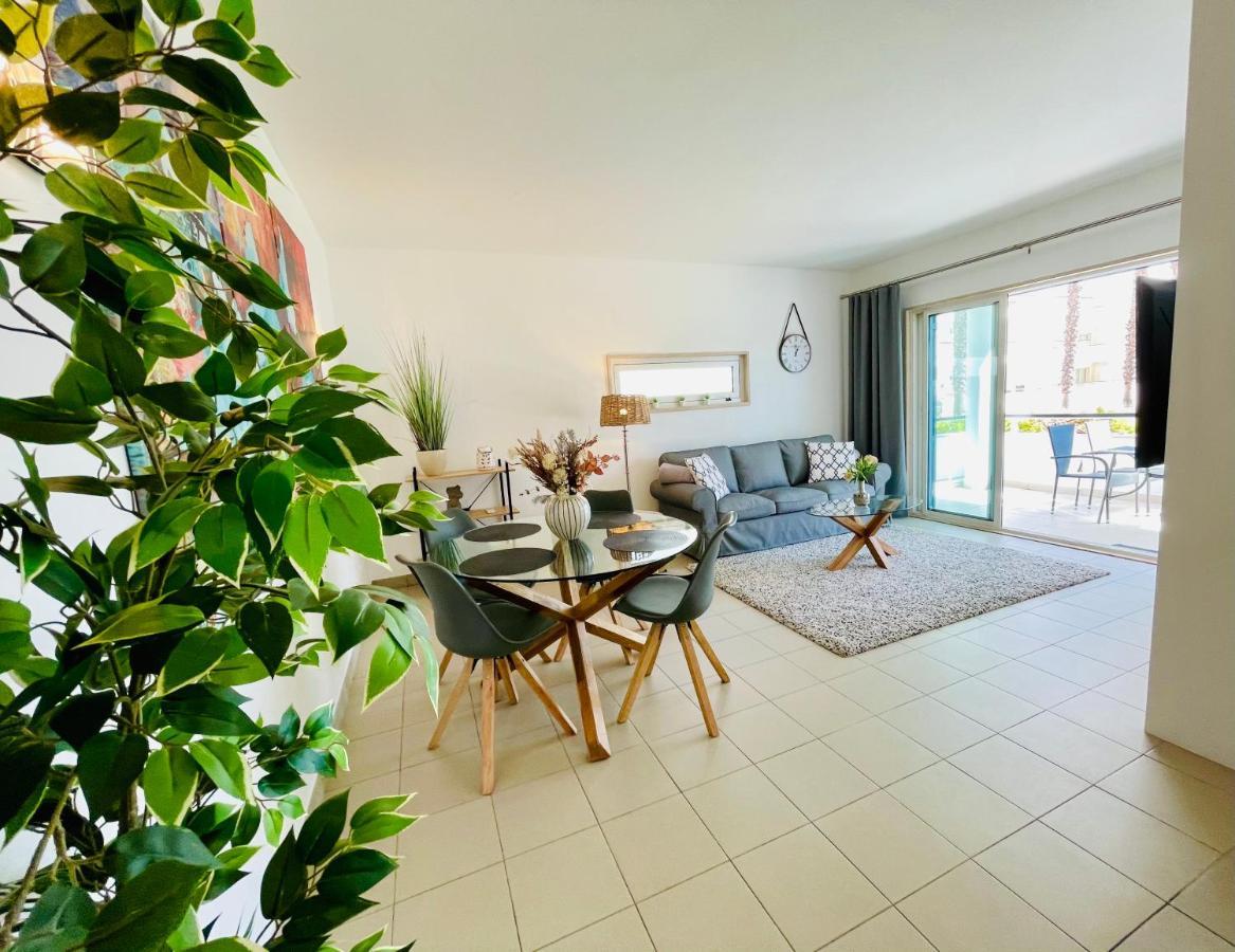 Angies Marina Apartment, Includes 2 Free Passes For The Marina Pool Lagos Luaran gambar