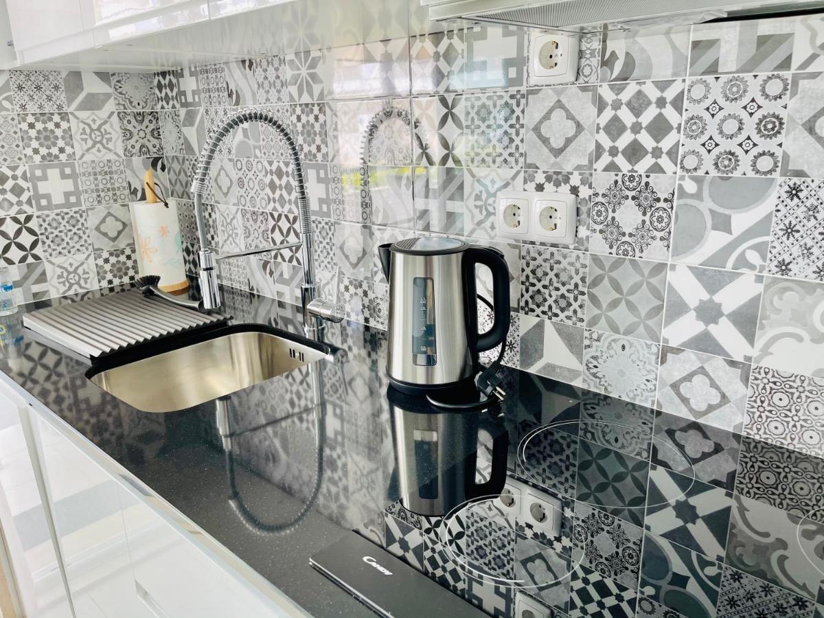 Angies Marina Apartment, Includes 2 Free Passes For The Marina Pool Lagos Luaran gambar