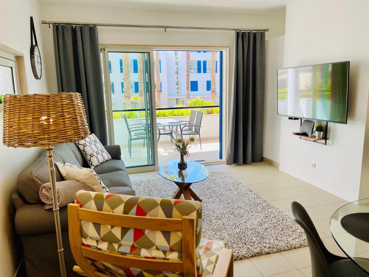 Angies Marina Apartment, Includes 2 Free Passes For The Marina Pool Lagos Luaran gambar