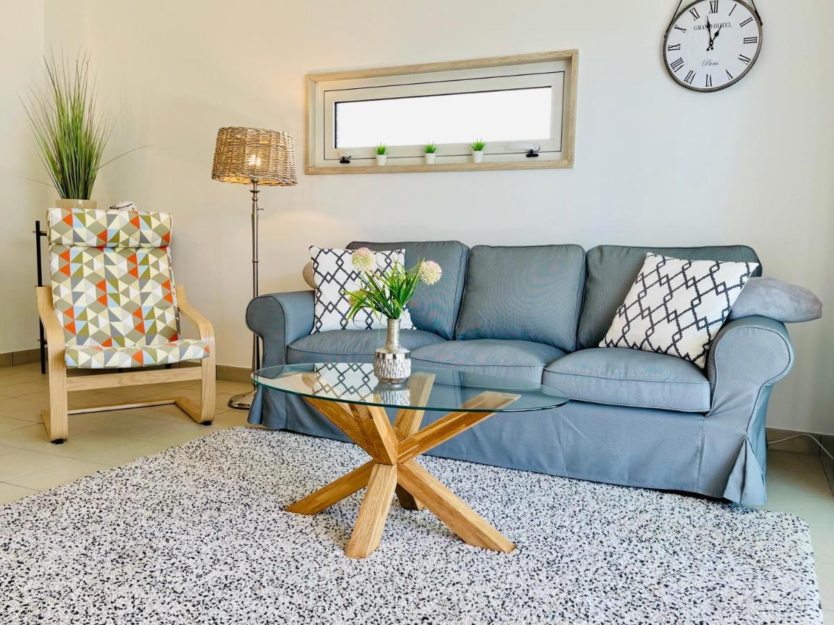 Angies Marina Apartment, Includes 2 Free Passes For The Marina Pool Lagos Luaran gambar