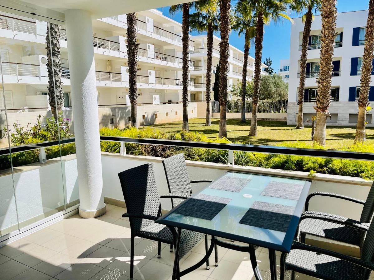 Angies Marina Apartment, Includes 2 Free Passes For The Marina Pool Lagos Luaran gambar