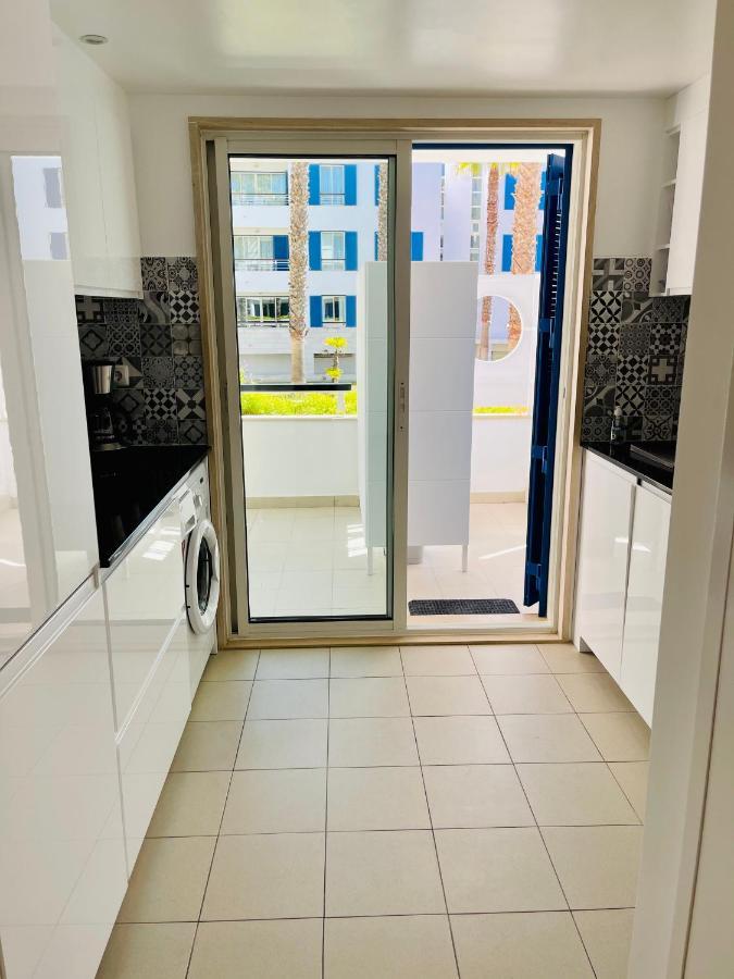 Angies Marina Apartment, Includes 2 Free Passes For The Marina Pool Lagos Luaran gambar