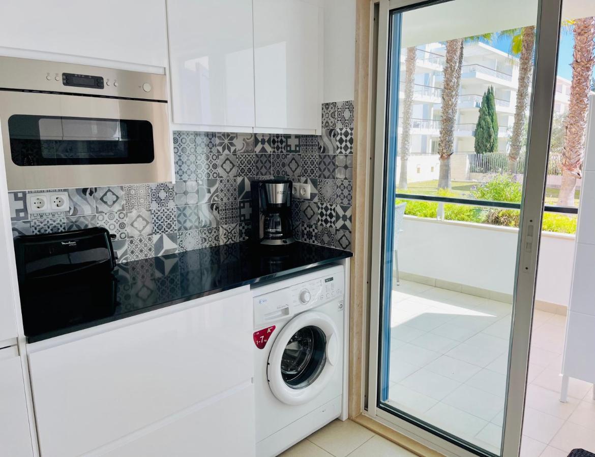 Angies Marina Apartment, Includes 2 Free Passes For The Marina Pool Lagos Luaran gambar