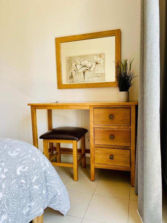 Angies Marina Apartment, Includes 2 Free Passes For The Marina Pool Lagos Luaran gambar
