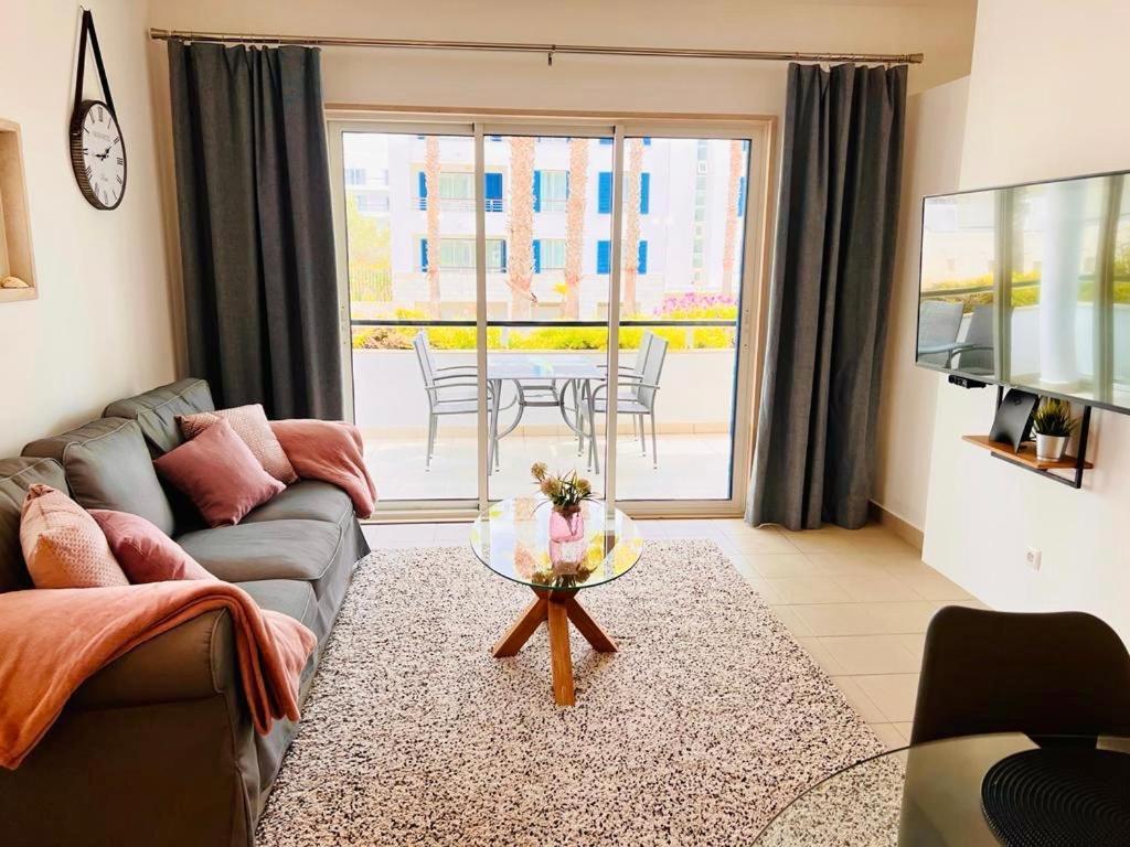 Angies Marina Apartment, Includes 2 Free Passes For The Marina Pool Lagos Luaran gambar