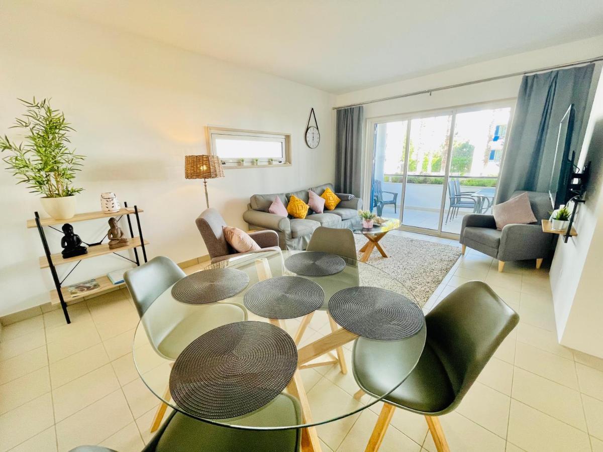 Angies Marina Apartment, Includes 2 Free Passes For The Marina Pool Lagos Luaran gambar